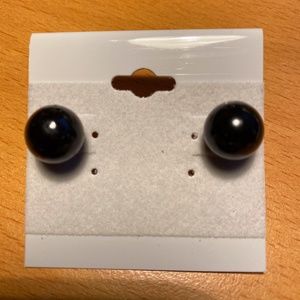 New Black Stud earrings
